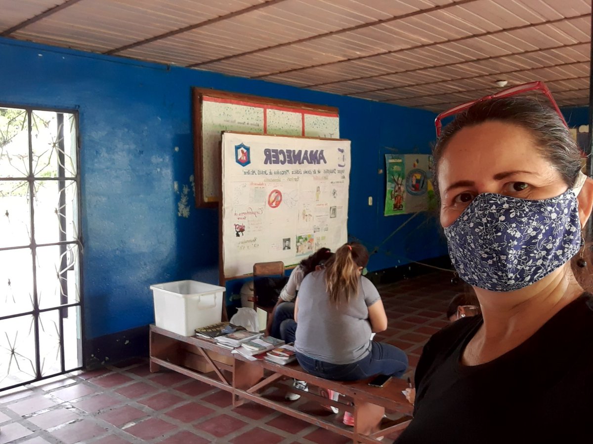 francy_borda's tweet photo. Tutor CBIT apoyando a la E.B Mercedes de Jesus Molina, Fundabit presente https://t.co/2lcOhW3NwL