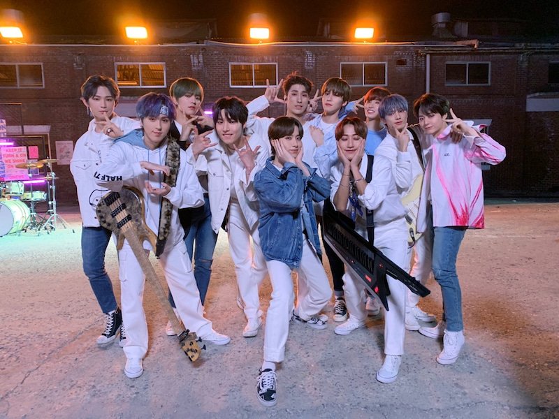 Stacy_Alvear's tweet photo. There is a very serious question that as #TOMOON and #WEVEE web have to think. If you had to choose one of the boys as a boyfriend, which one would it be? 💕
#ONEUS #ONEWE https://t.co/d94R4pDNyC
