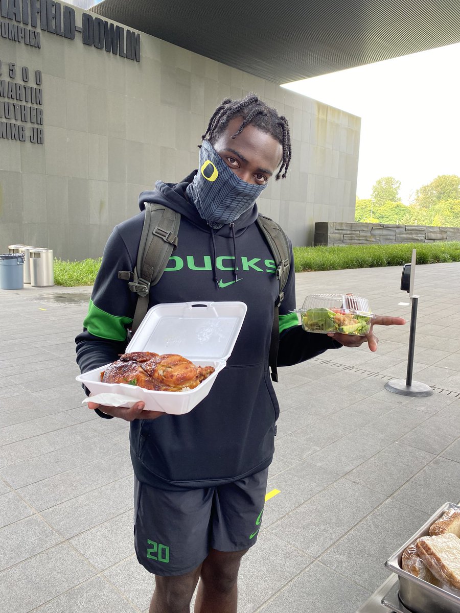 FuelTheDay's tweet photo. Training table looking a little different this summer but we’re still bringing the 🔥 rotisserie chicken with rice and salad, thanks @dontaemanning_8 for being the food model #FuelTheDay #WearYouMask https://t.co/epvmnFmpMs