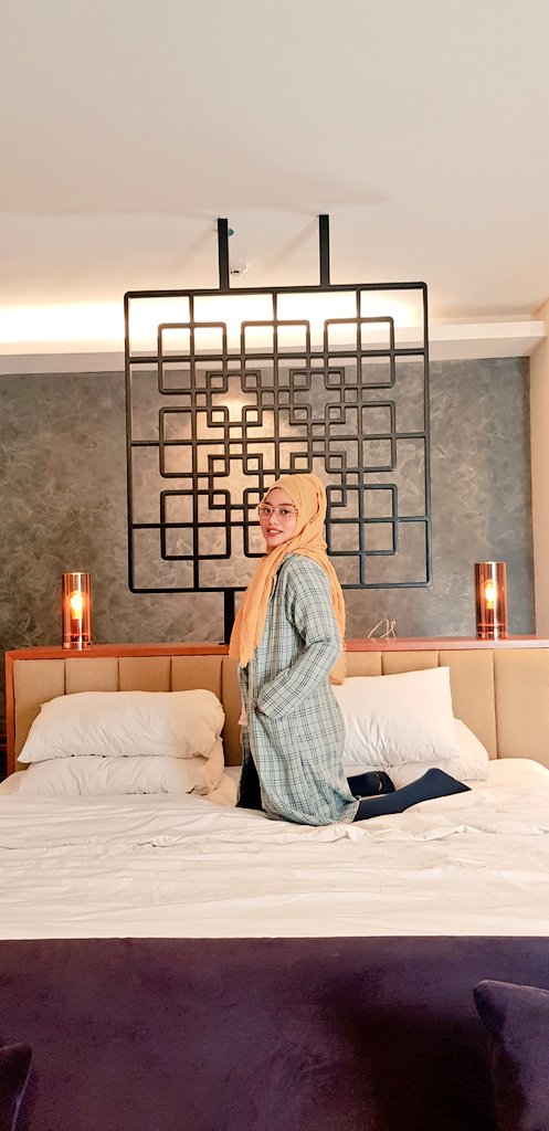 elvitarenycahya's tweet photo. 10 tahun bareng 4 orang ini terus, gak nyangka banget masih utuh #berlima #sahabat #ritacasaci 💙 https://t.co/BUuLXYJGPs