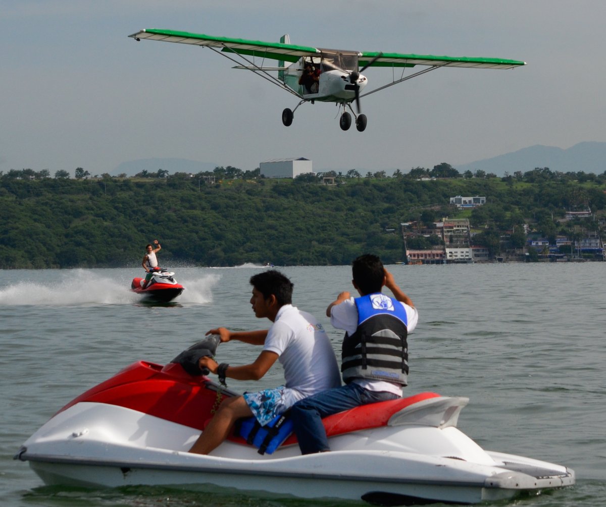 wakeboardmx's tweet photo. Renta de lanchas y yates a 30 minutos de #CUERNAVACA
#findesemana
https://t.co/mXdnLTH4cm https://t.co/4BT5VbCACz
