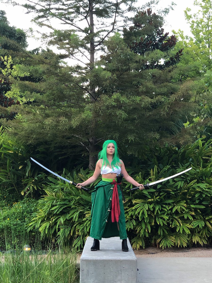 hoetaku_'s tweet image. In a real fight there’s no man or woman