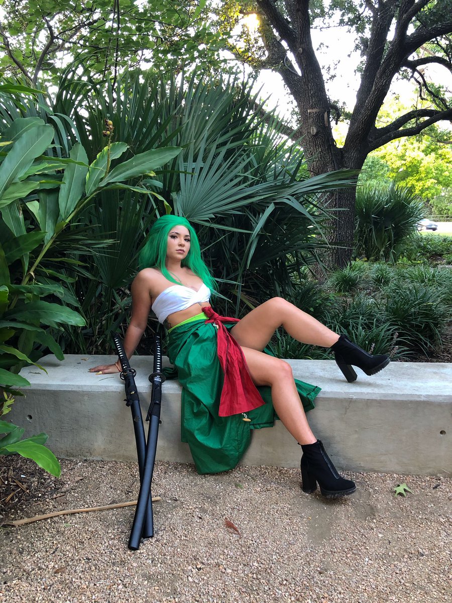 hoetaku_'s tweet image. In a real fight there’s no man or woman