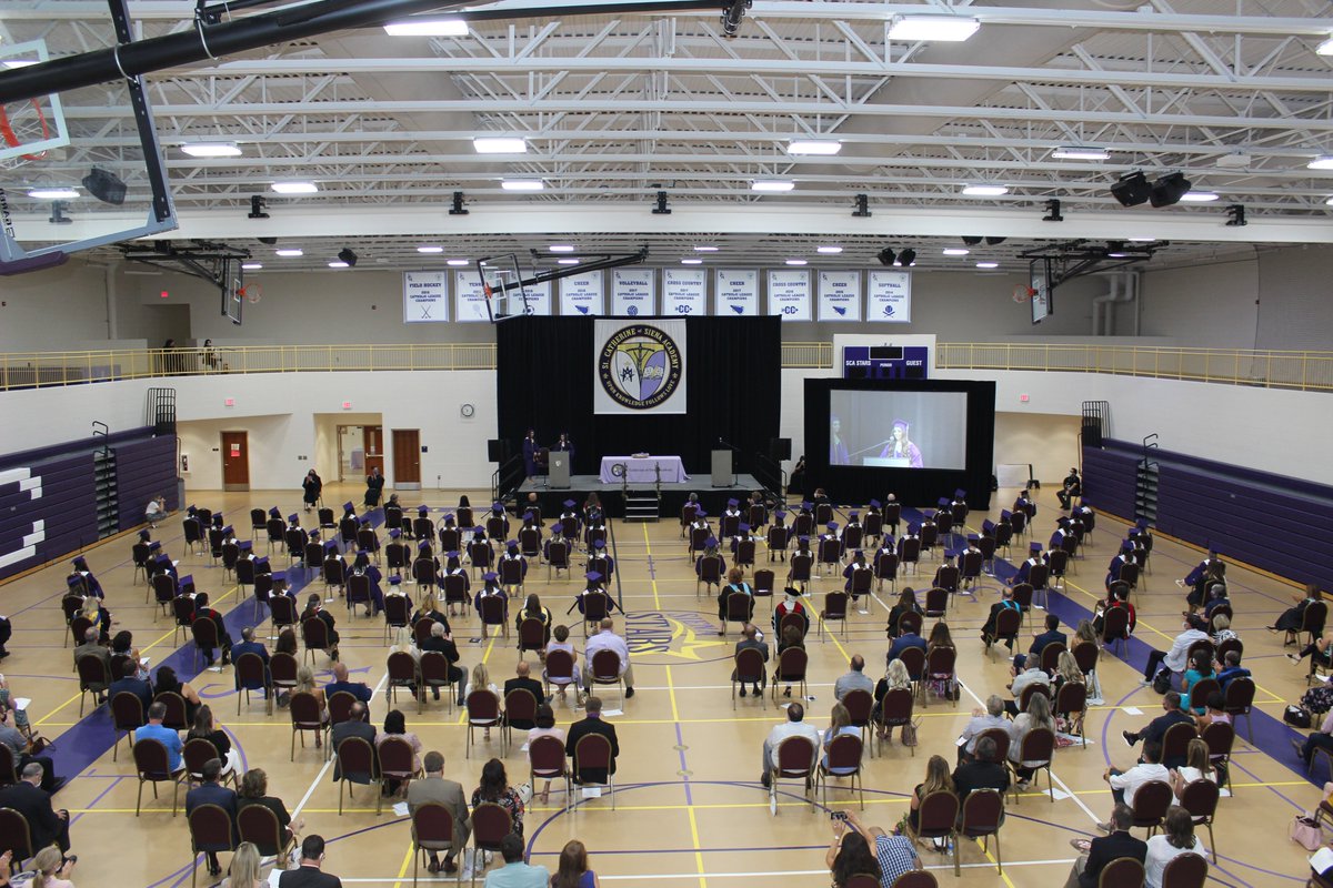 SCAwixom's tweet photo. ✝️👩‍🎓Baccalaureate Mass with Commencement was beautiful! #SCAclassof2020 shone brightly the entire evening. We will miss them dearly, but are grateful we were able to provide a safe way for them to have a final senior sendoff! 🥳Congratulations to #SCA's newest #SCAalumnae!! ⭐️💜 https://t.co/cVLV50DJaI