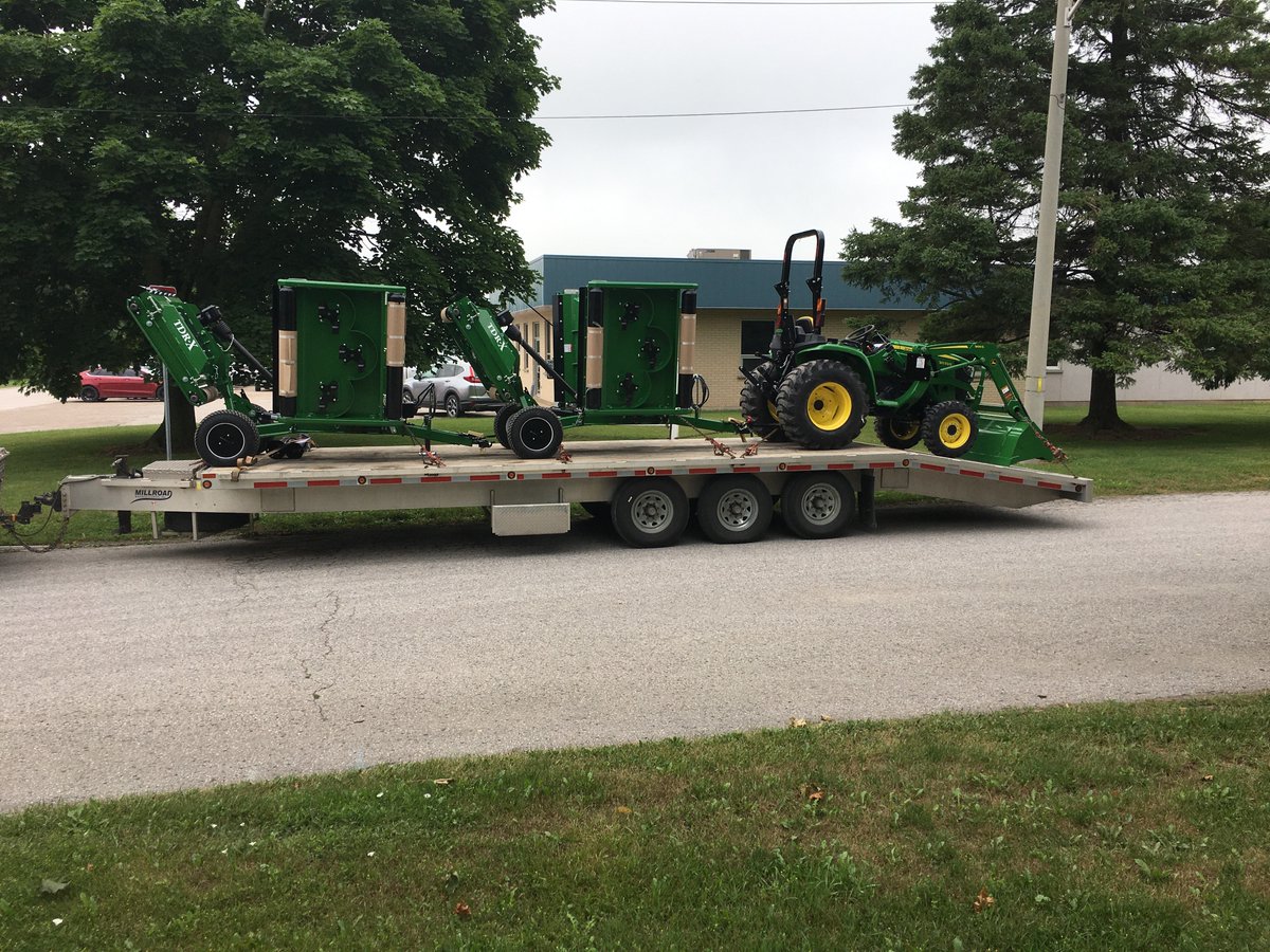 ProTurfMowers's tweet photo. Exciting day at the shop today! The first two TDR-x's sold in Canada are leaving to their new homes. Congrats to our dealer @PodGolfEquip! ⛳️🏌️♂️🚜🇨🇦
#progressiveturfequipment #tdrx #mowing #turf #roughmower #rollermower #betterbuiltchoice https://t.co/7Pyu7I8lDr