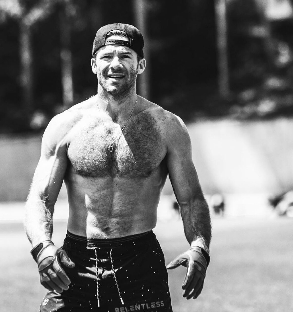 Jarett Wieselman on Twitter: "Julian Edelman with a hairy chest and a Star  of David is actually my kryptonite https://t.co/L4jV8F13uB" / Twitter