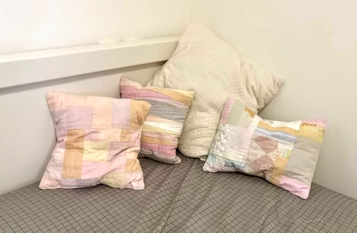 The student's quilted pillows in their new home

etsy.com/il-en/listing/…

#crumbs #crumbquilting #patchwork #upcycle #recreate #teamwerecreate #remakersfb #buyremade #gilrsthatmakestuff #PriganArt