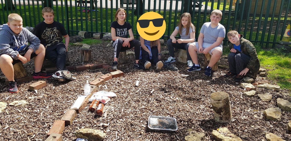EndeavourClass's tweet image. For pudding we had some s'mores! They were yummy! @normanbyspital #Classof2020