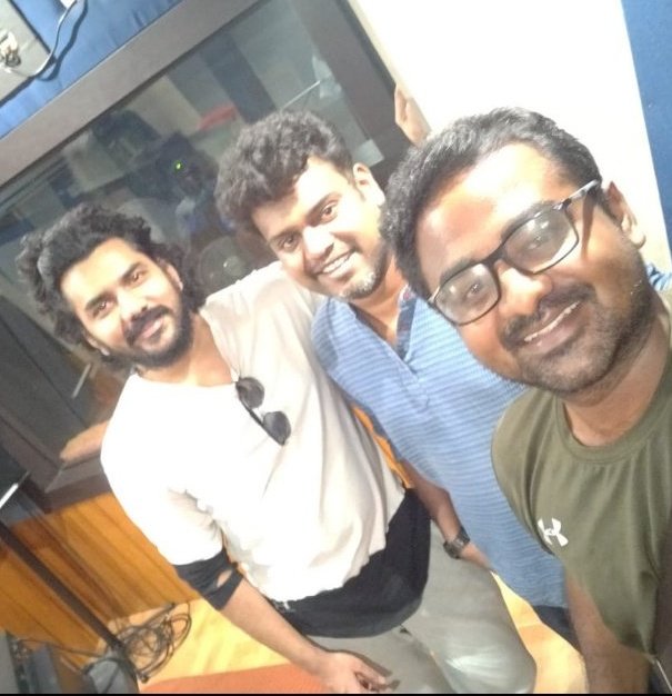 Vicky_ns1's tweet photo. Amritha varalaya dubbing ku 🙄😣

#LiftDubbingStarted https://t.co/3RZSurwp6n