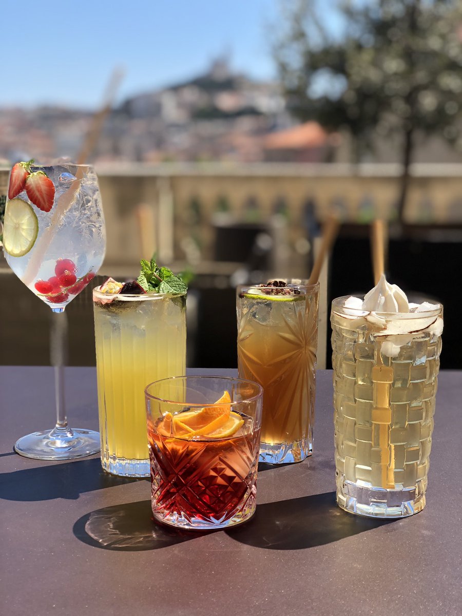 ICMarseille's tweet photo. Un cocktail pour bien finir la semaine!
Rdv au #CapianBar !
Cheers!
🍸🍹🥂 https://t.co/XJEFNwcOkf