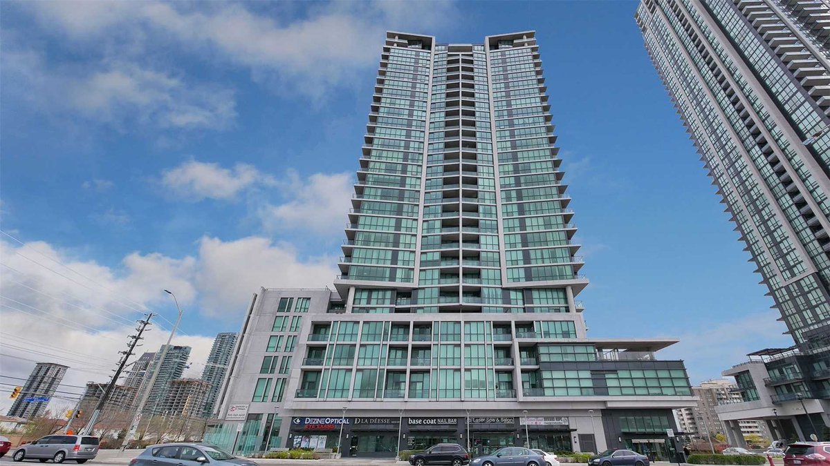 UmberBehl's tweet photo. Sq1 Condo for LEASE - $2100
Unobstructed North View, 9' Ft Ceiling, Floor To Ceiling Windows, Modern Kitchen With Granite Counter, Stainless Steel Appliances, Ensuite Laundry, Laminate flooring in entire apartment.
Includes-Parking &amp; Locker
Possession Date: August 15, 2020 https://t.co/Jq4oTIAWt1