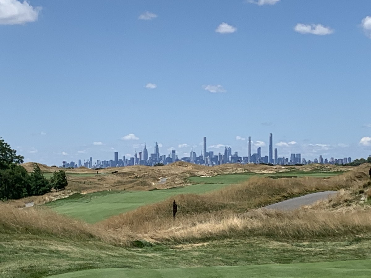 frazerrice's tweet photo. Hard to argue with the views at #FerryPoint.
Fun layout . . . amazing that it's a 20min drive from midtown Manhattan. @AlanShipnuck @AlanLeist3 @AdamSchupak @MGA1897 https://t.co/NQfjcmwQJO