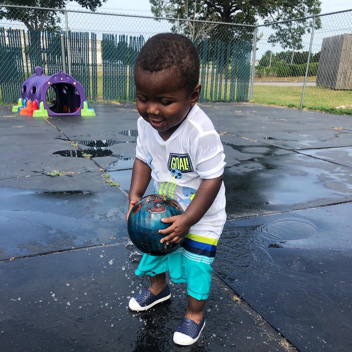 Unique Little Hands tweet media