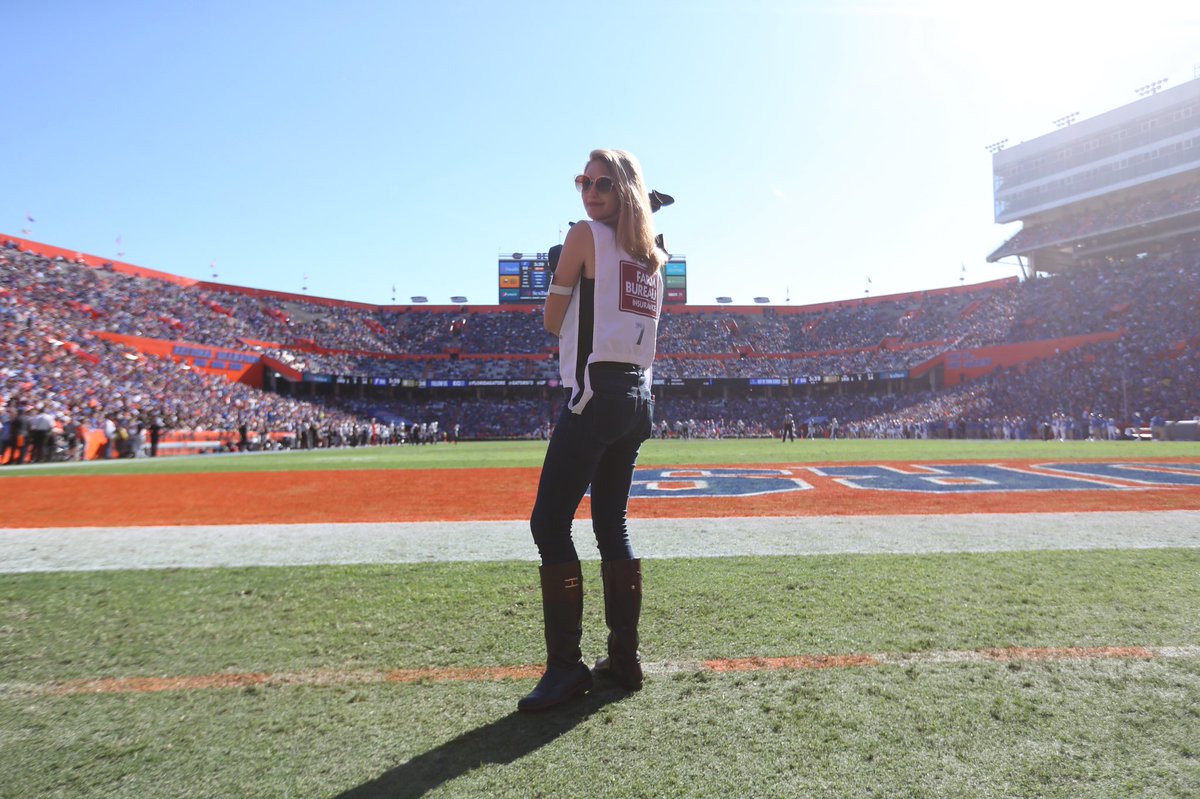 MimsCourtney's tweet photo. I love my job and these are just some of my favorite pictures taken of me doing my thing #womeninsports https://t.co/3ch89Eri9U