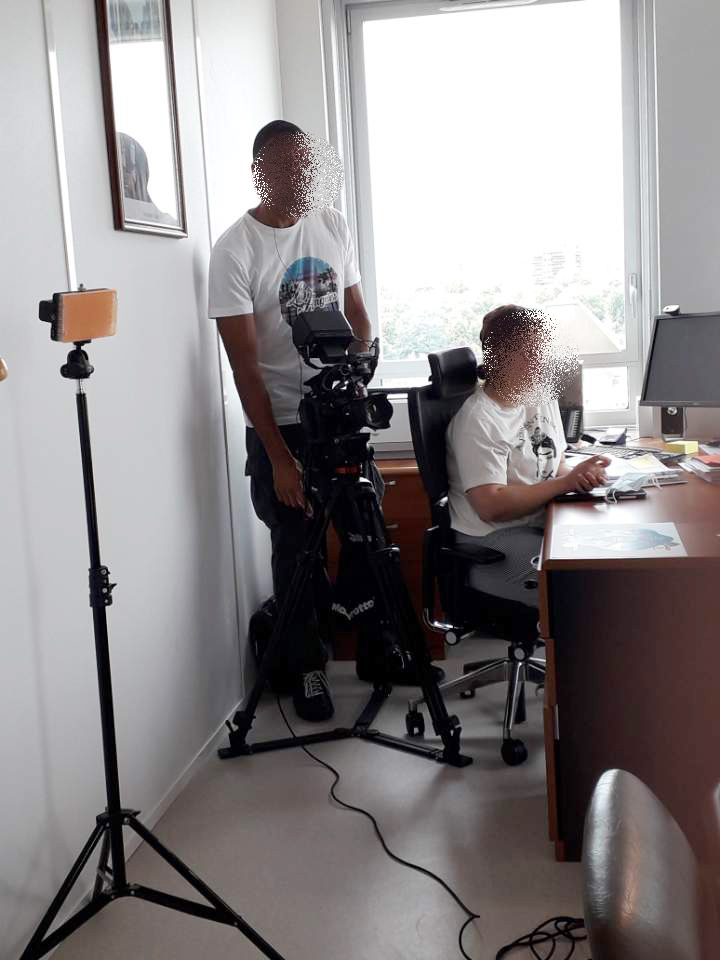 Prefet77's tweet photo. #VacancesApprenantes
Les collégiens de @VilleMelun sont venus réaliser une vidéo sur le thème des cités éducatives, avec notamment une interview du sous-préfet à la ville sur son rôle et sa mission dans ce dispositif.
https://t.co/kvalSs3c1q https://t.co/ShyWEulHPV