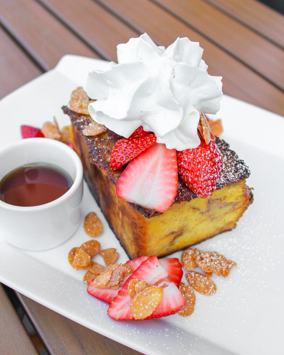 KennisonChicago's tweet image. French toast with seasonal fruit, whipped cream, and maple syrup is one of our weekend brunch faves