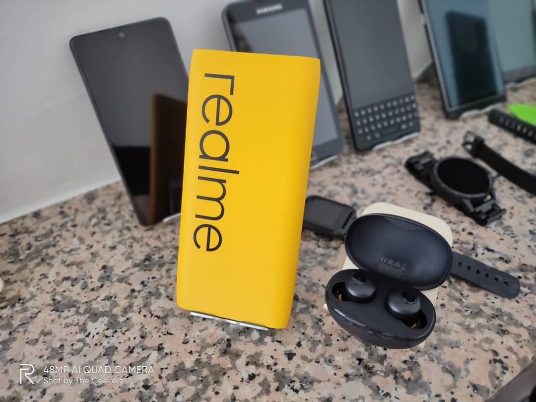 mspiccia's tweet photo. Nuovi arrivi @thegeekerz Ecco #realmeBudsQ e #realmePowerbank2 #realmeX505G https://t.co/cVDwmNu8nP