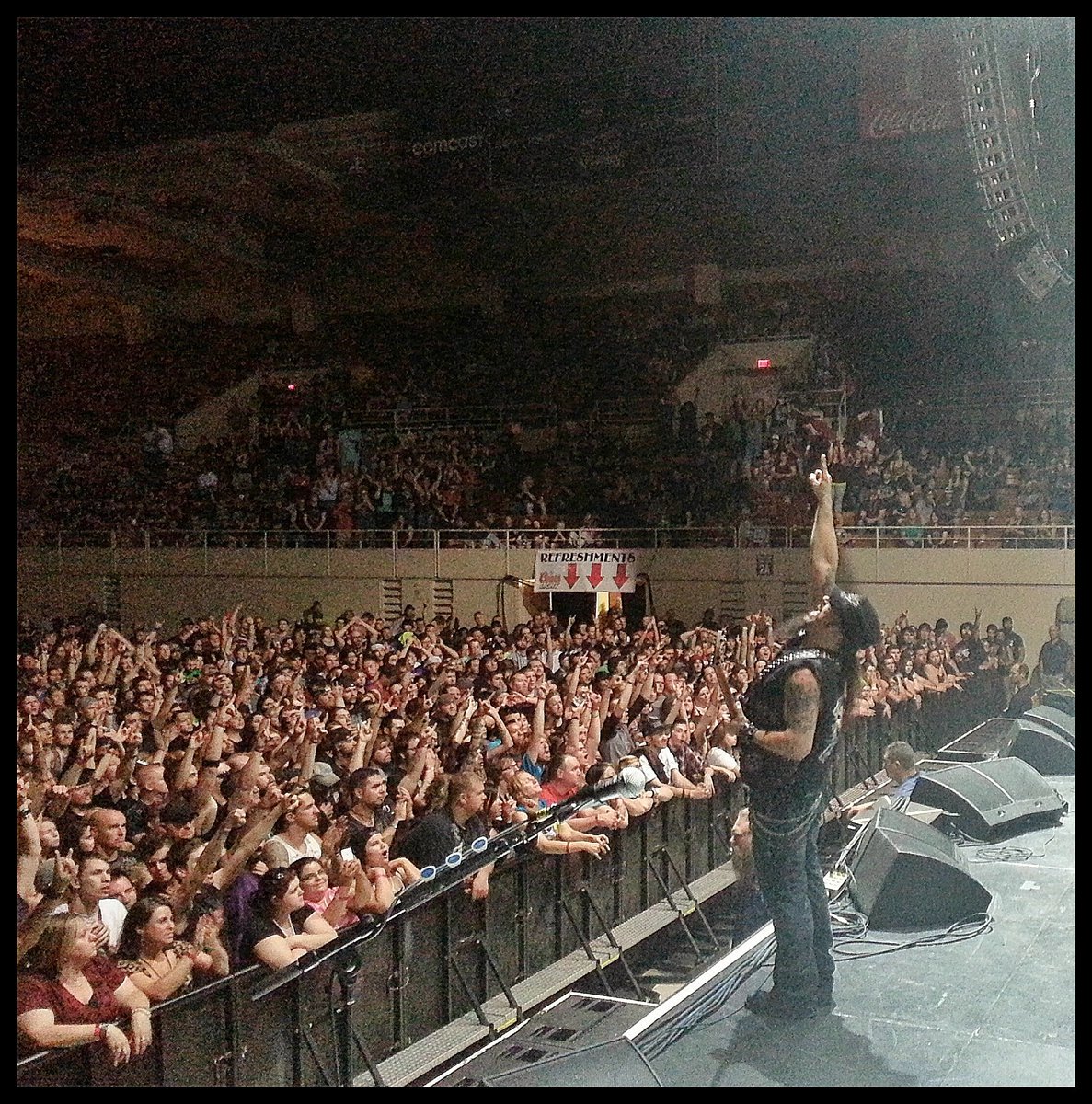 MikeOrlando1's tweet photo. I sure am missing this very much... hope we all get back to touring & concerts sooner than later! Have a great Friday & a wonderful weekend everyone!
#guitar #guitarist #guitarplayer #adrenalinemob #sonicstomp #noturnall #herchariotawaits #blackenthesky #concerts #livemusic https://t.co/iGZFrhXZYH