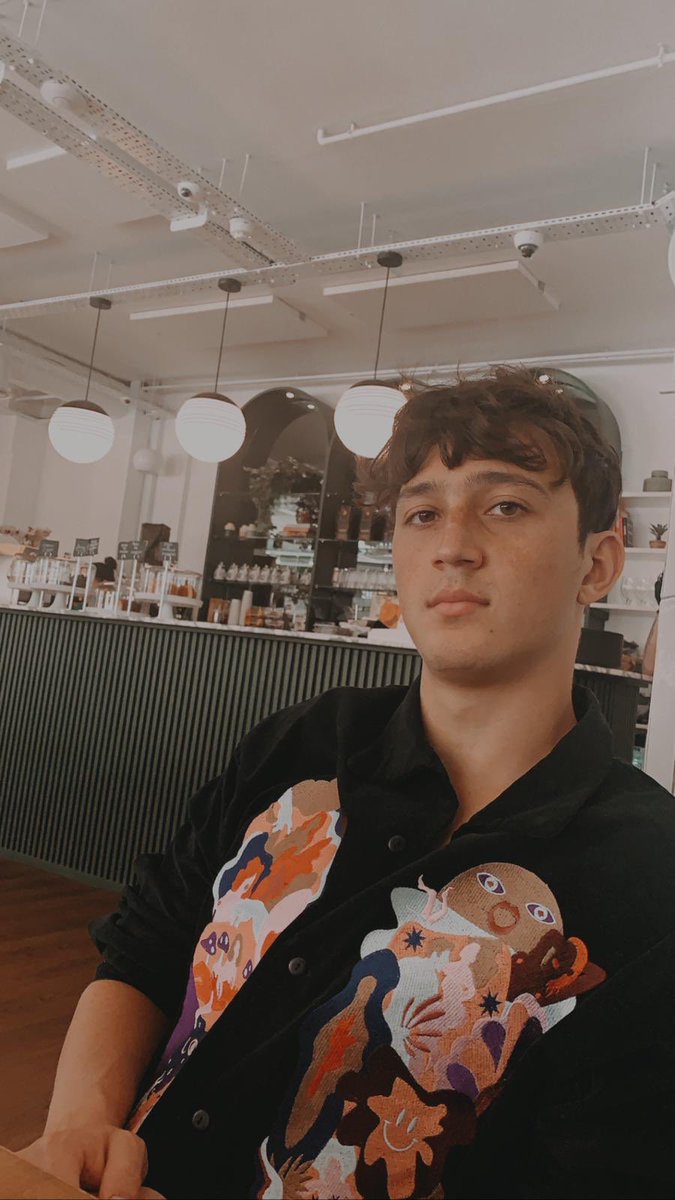 ZakAbel's tweet photo. Getting back into the thrill of eating out 👅 https://t.co/BrESl6ntdw