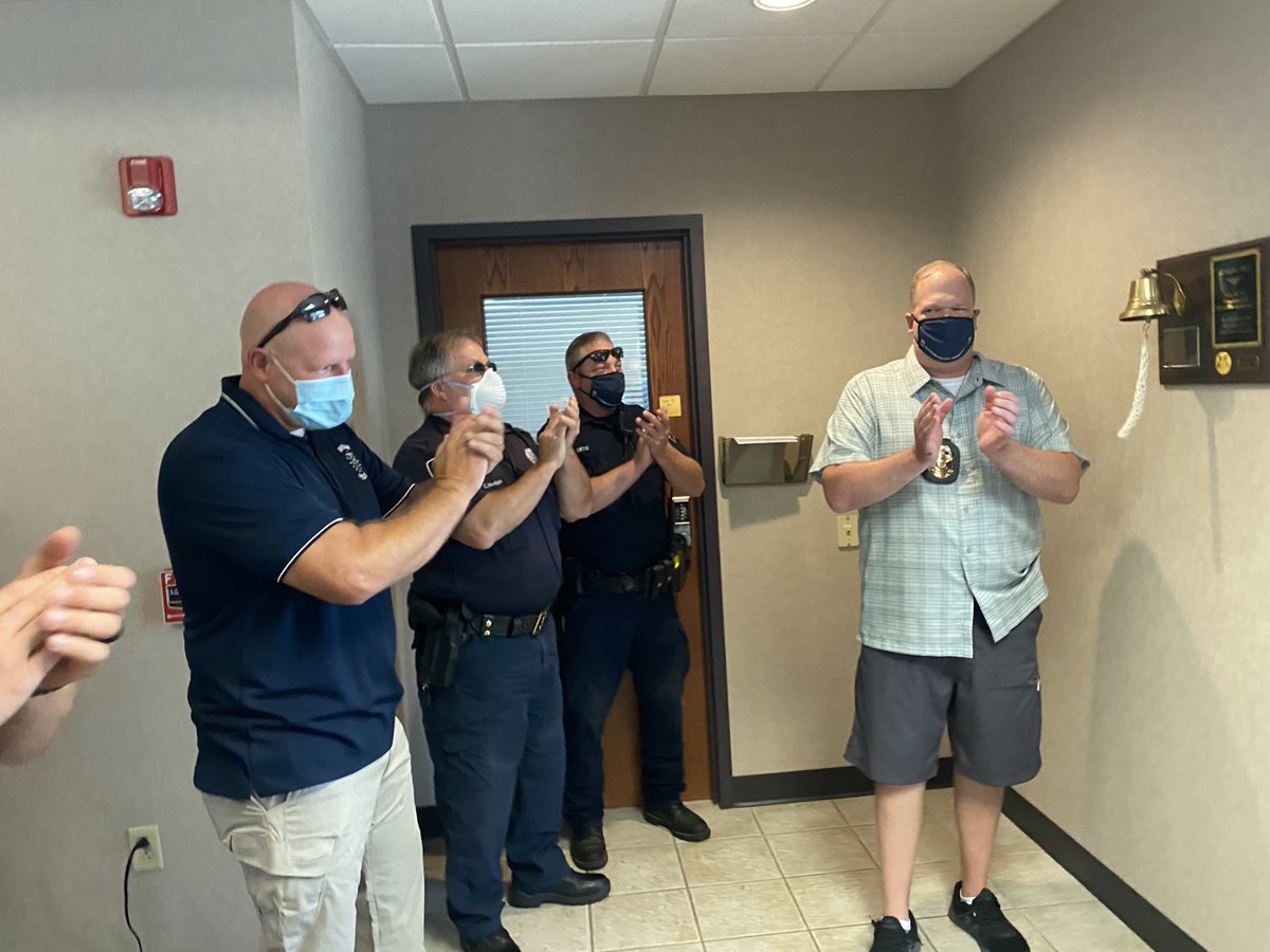 TheDoulosLife's tweet photo. Last day of radiation! #neverfoughtalone #thinbluelinefamily #outlawbraintumors #blessed #walkingmiracle #noimpossible @IAMTHEY @sj_beam https://t.co/oUywxtj6Ic