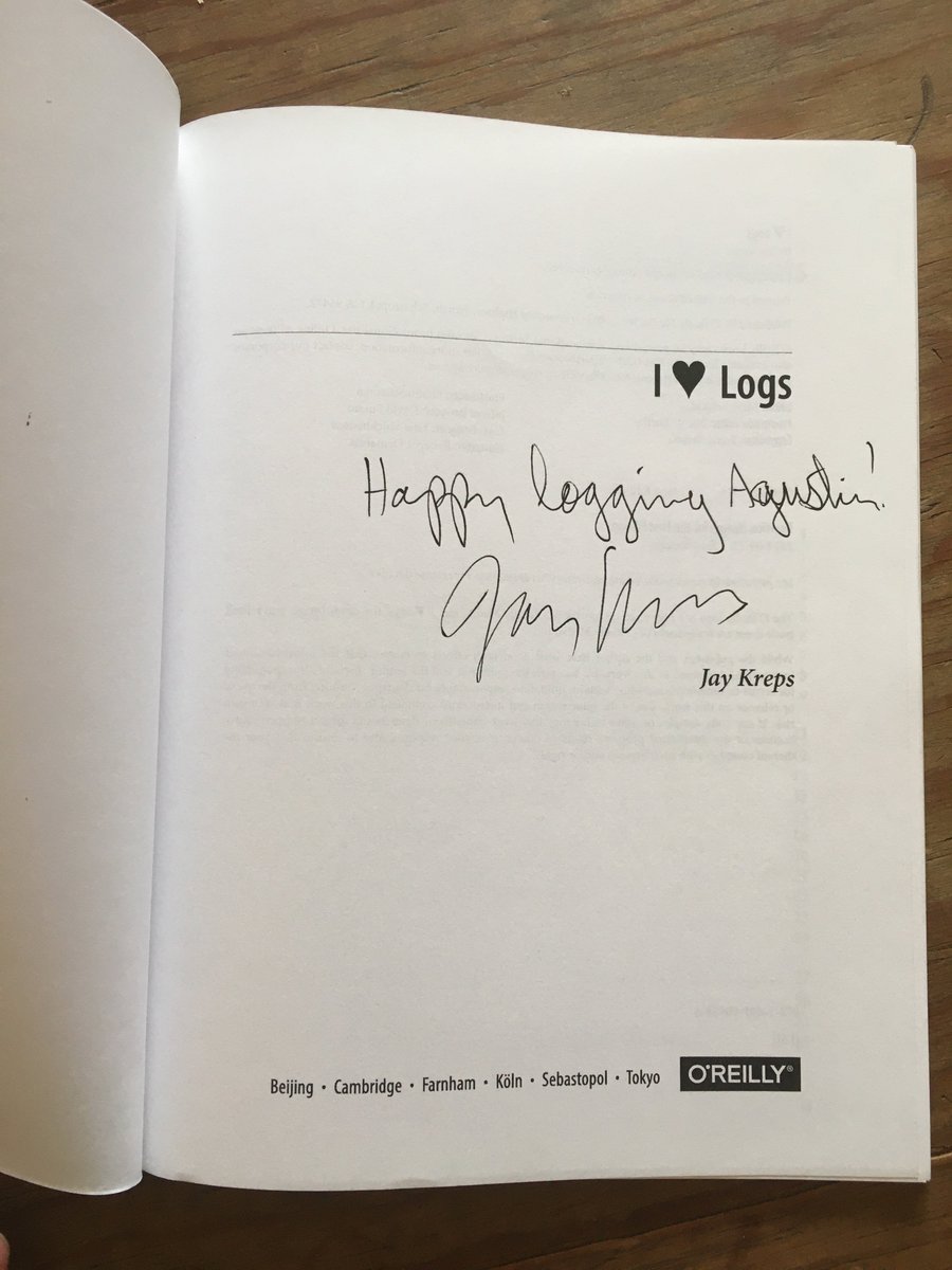 MachinesAreUs's tweet photo. A una padawan le asigné la corrección del uso de logs en un legacy, y pues no le gustó la asignación que porque aburrido. Pero le cuento que todo el tema de ingeniería de logs puede ser muy interesante. Me hizo sacar mi libro. #HappyLogging https://t.co/2UiMpI9HFJ