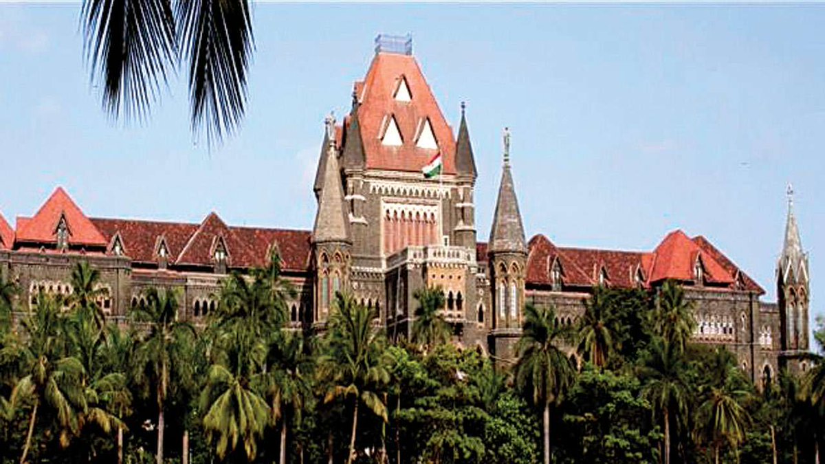 SakalMediaNews's tweet photo. #Bombay High Court dismisses plea to include lawyers' services as 'essential'.
https://t.co/OmwhBCoSGE
#sakal #sakalmedia #sakalnews #news #viral #trending #viralnews #breaking #mumbai #courtorder #noessential #request #lawyers #demand https://t.co/dFHPv33jbv