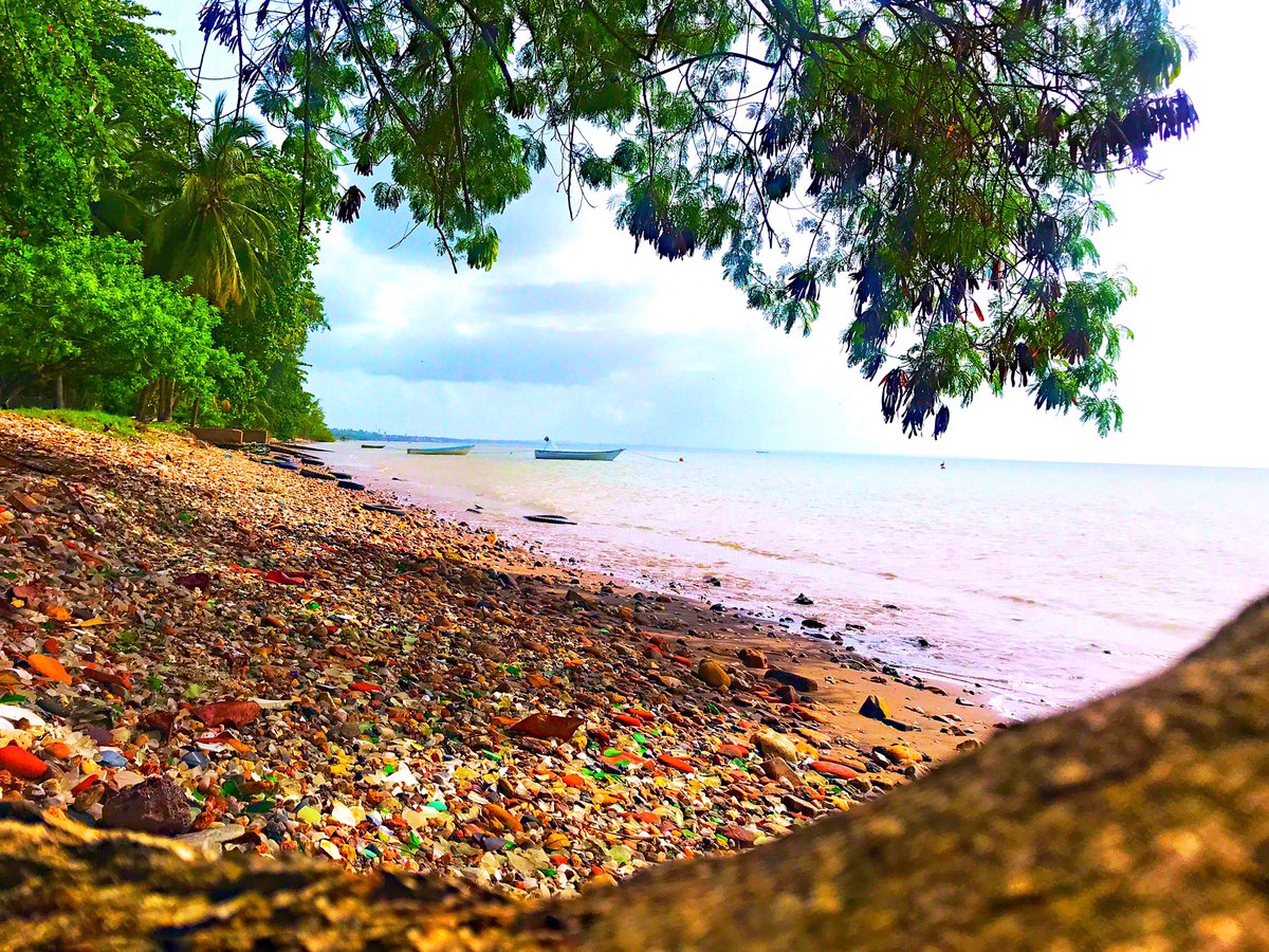 beach 🏖 visit San Fernando 2
.
#seaside #iphone #rocky #psx #wonderlust #shores #Trini #south #westindian #fibonacci #lumibee #pebbles #green #calm #iPhone  #gulf #view #fishingvillage #framing #freelancer #water #shore #Longview #cover #shallows #TrinidadandTobago #theislands