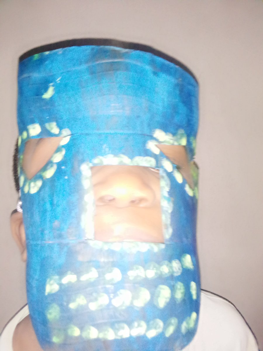 toyinoshaniwa1's tweet photo. Plastic as non-degradable&amp; improper disposal causes #blockeddrainages #pollution #aquatichealth hazard and also to human @toyinoshaniwa1  is collecting  plastic bottle wastes &amp; converts to children party masks @realwecyclers @CoalitionWaste @NatureCaresRC @PlasticBank https://t.co/8sZr5jhgAb