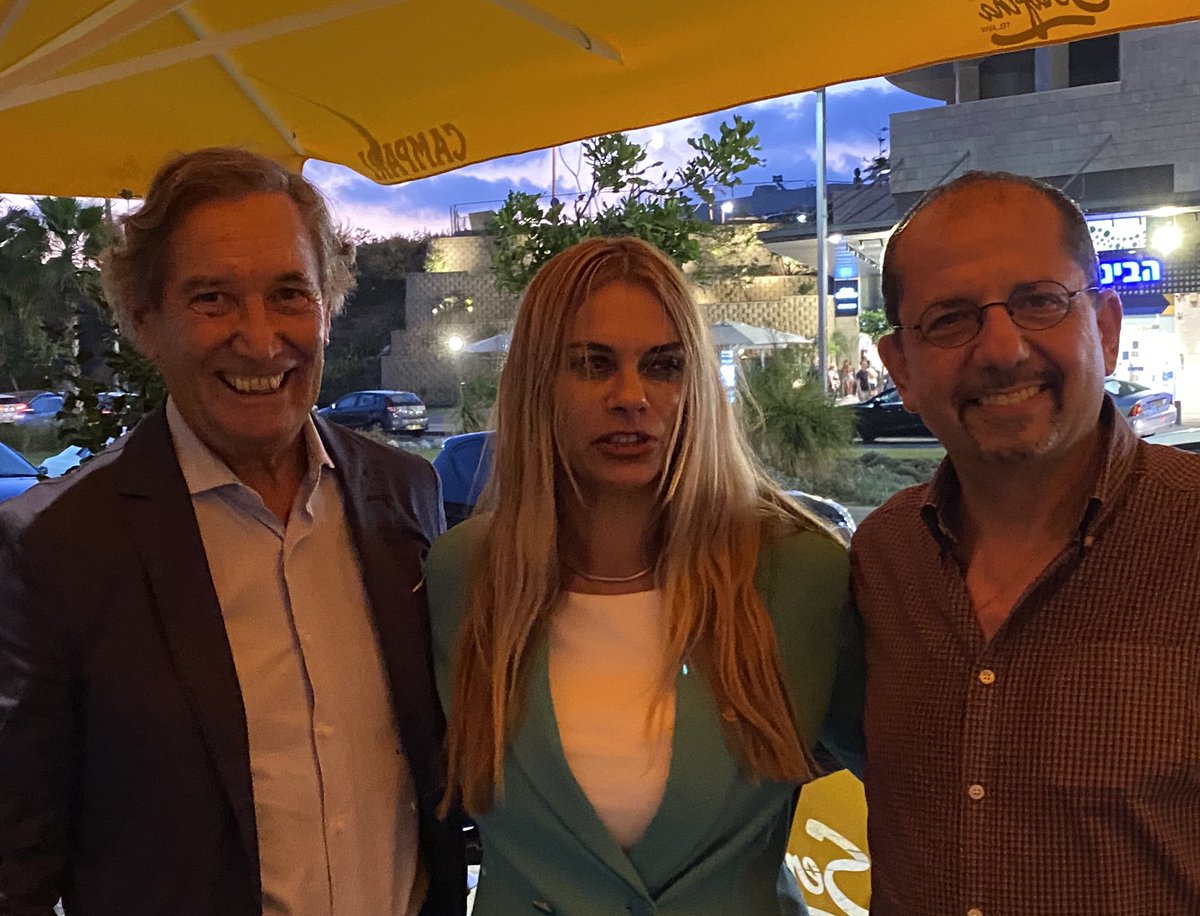 AicDel's tweet photo. La Delegazione di Tel Aviv ha visitato il ristorante Serafina TLV per festeggiare l'ingresso nell'Accademia Iraliana della Cucina di due nuovi Accademici: l'Avvocato Claudio Grego e il Dott.Roberto della Rocca  ...Benvenuti ! https://t.co/uMTKSOnGEg
