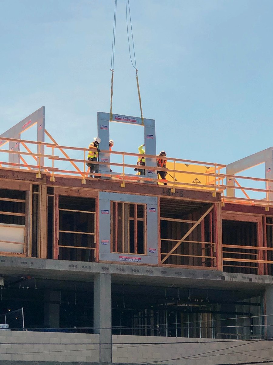 KPFF_SF's tweet photo. Check out the lovely view from 200 Linden Street! The fifth floor of wood/frames are currently being installed with the topping out party scheduled for the end of this upcoming week. #FieldDayFriday #BDEArchitecture @swinerton @SuffolkBuilds #HisenseRealEstate #Housing https://t.co/7ZyEemGCXh