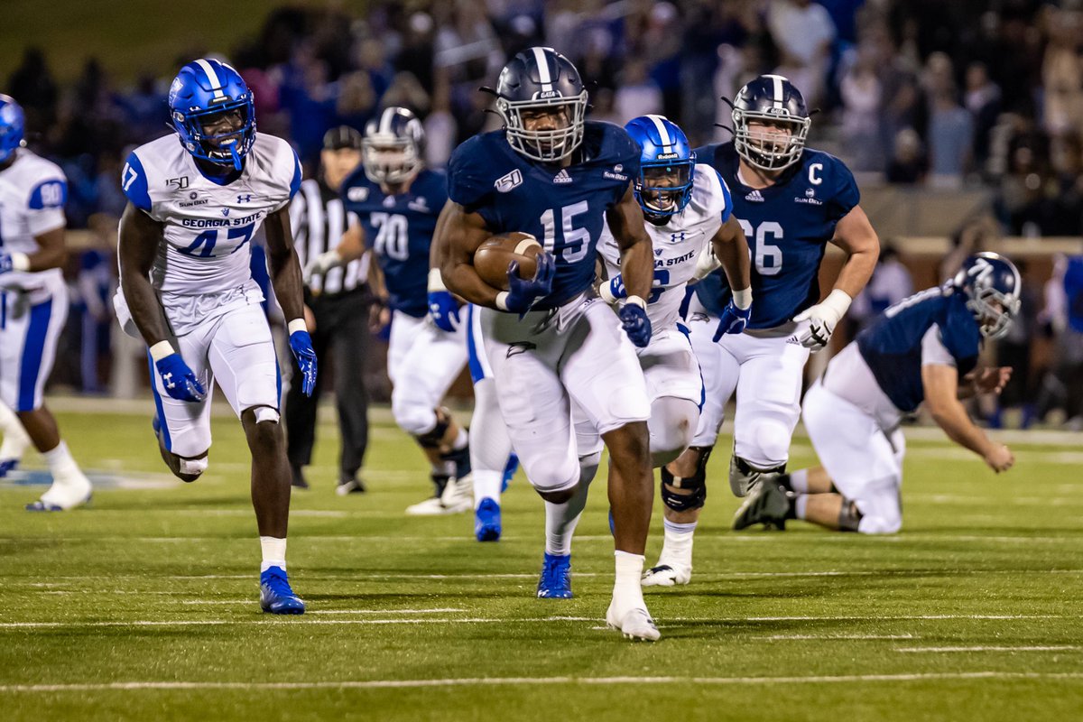 GSAthletics_FB's tweet photo. True Blue Friday 🔵⚪️

#HailSouthern | @18_JDK | @calebb_k https://t.co/TJpeFXJlof