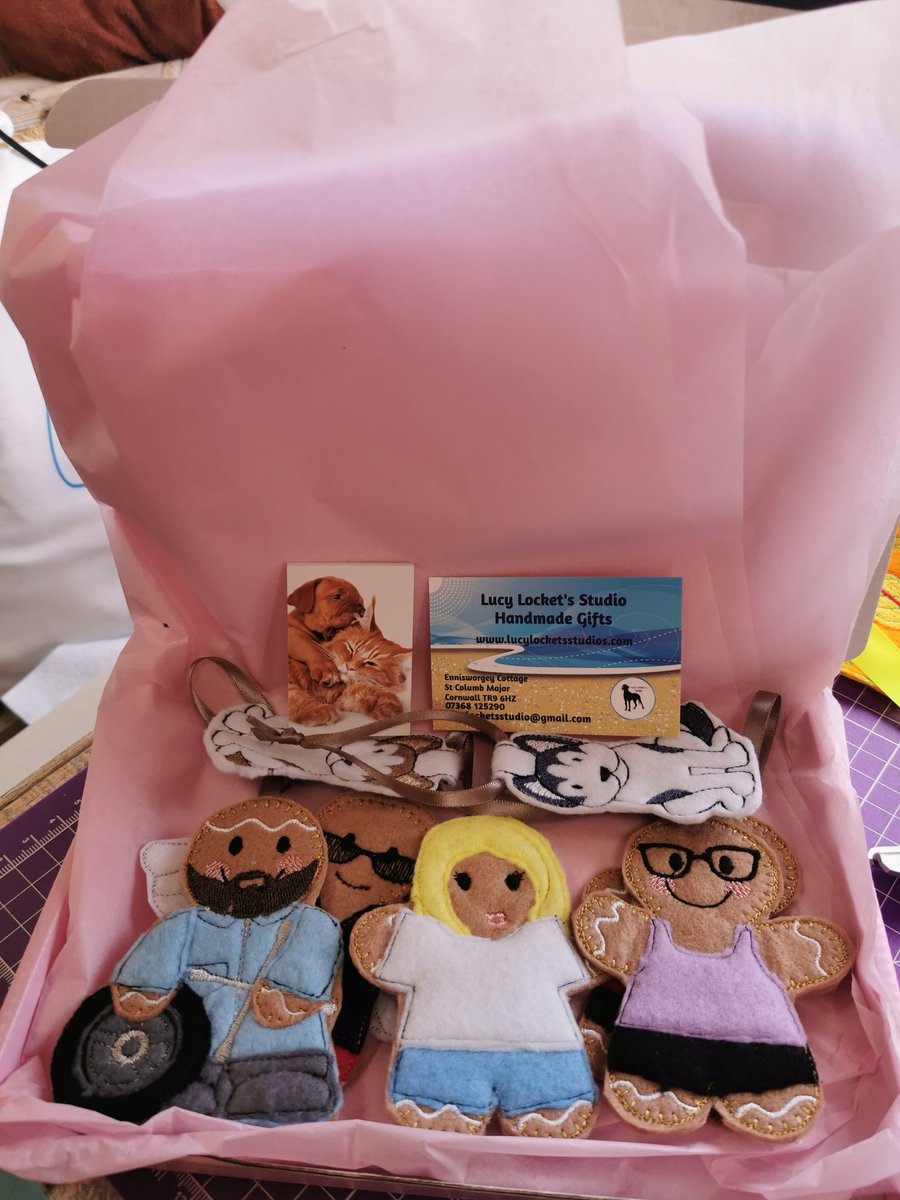 LucyLocketsArt's tweet photo. @RainbowPoochy They told me to do it ๐๐#heartizan1 #shophandmadehour https://t.co/8zP6PT7cuL