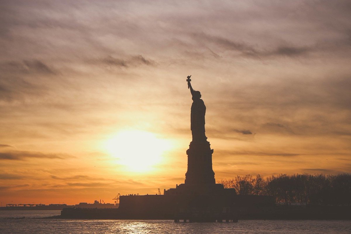 vbimmigration's tweet photo. USCIS estimates that about 9 million out of 13 million Green Card Holders in the US are eligible to naturalize. What is holding them back? English requirements, high cost of USCIS filing fees, fear of taking the test? Learn about the process &amp; find out.  https://t.co/v9IaxwpbLQ https://t.co/WJv6cNEd0c