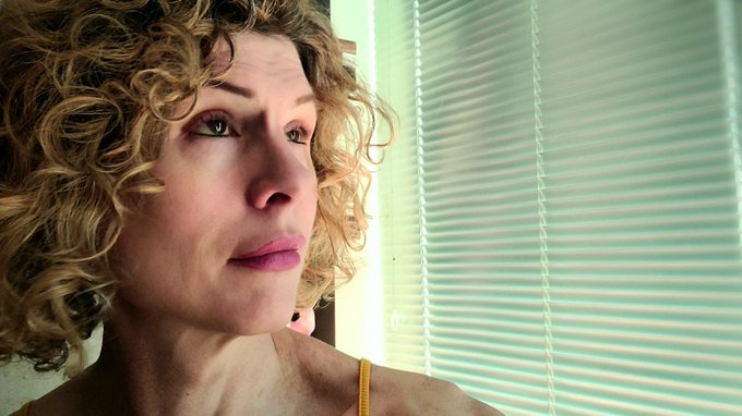 Self potrait: staring into the future https://t.co/KTS7s9u651<a href="/tag/clip"class="tags"><span>#clip</span></a><a href="/tag/pantyhosestockings"class="tags"><span>#pantyhosestockings</span></a>