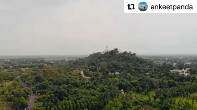 BBSRBuzz's tweet photo. #bhubaneswarbuzz video courtesy @ankeetpanda
・・・
SOUND ON - Dhauli Shanti Stupa 😍
#cornersofindia #travelrealindia #_coi #_m_o_i #_instaindia_ #_travelersofindia #cornersofindia #incredibleindia #TheInvincibleIndia #WahhIndia #indianphotographyhub… https://t.co/UDUk2ZTjCb https://t.co/8lt0X1t1Td