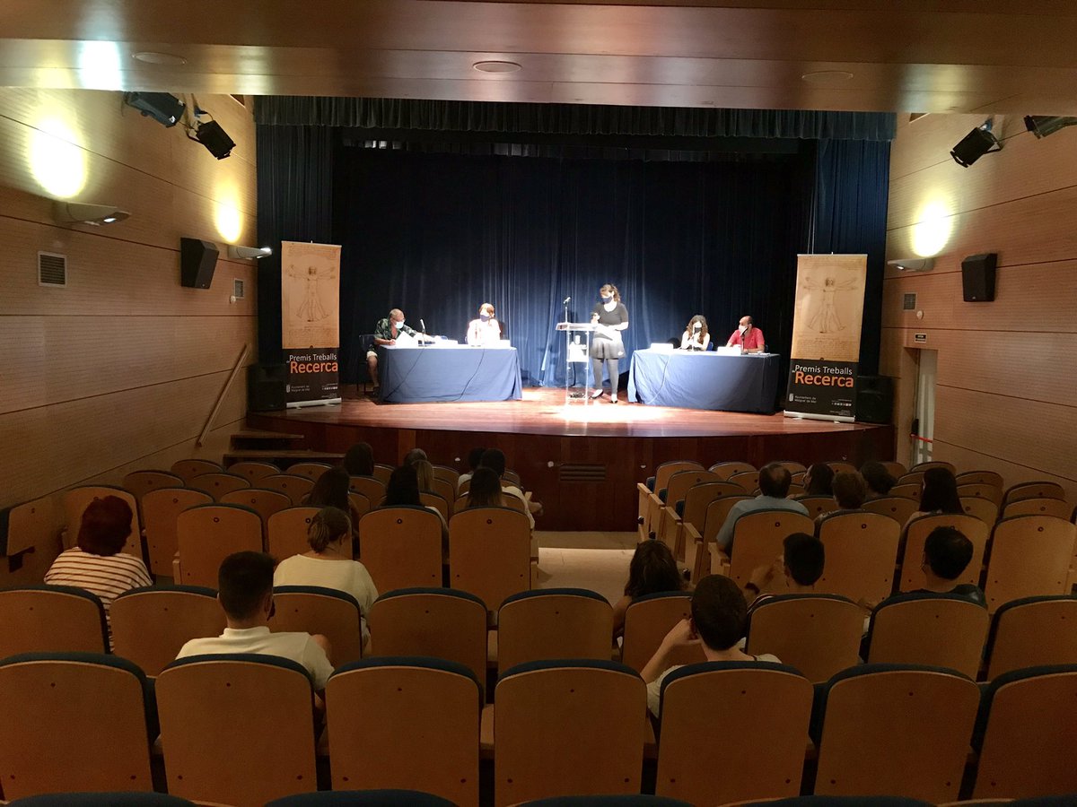 ajmalgrat's tweet photo. Comencem l’acte de lliurament dels 16ens Premis Treball de Recerca al Centre Cultural 

#malgratdemar #educacio 
#MalgratTestima
M:* https://t.co/hnzlRIli4j