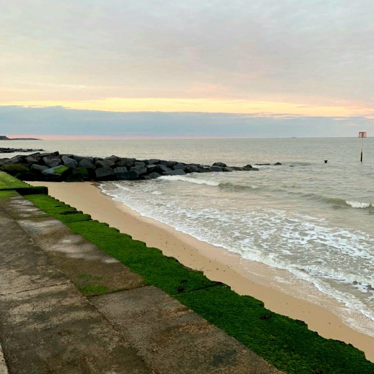 connie_malim's tweet photo. #womaninbiz Good evening! I've had a long break but I'm back..I've spent this week by the coast so have been inspired. Please check out my new #jewellery survey so I can confidently continue my new collection! #supportsmallbusiness https://t.co/EQWyfZzMyh https://t.co/FIod56j9z2
