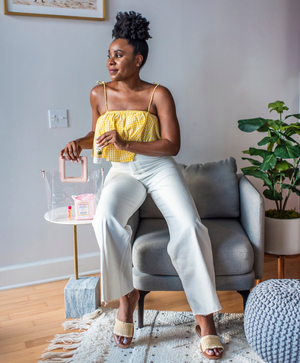 titispassion's tweet photo. @burtsbees Hemp Hand Cream will keep your hands moisturized all day, even after all that hand washing! Find it @walmart! https://t.co/h0PR9KBLSz  #ad #burtsbees #burtsbeesessentials https://t.co/98GfqvZ2xj