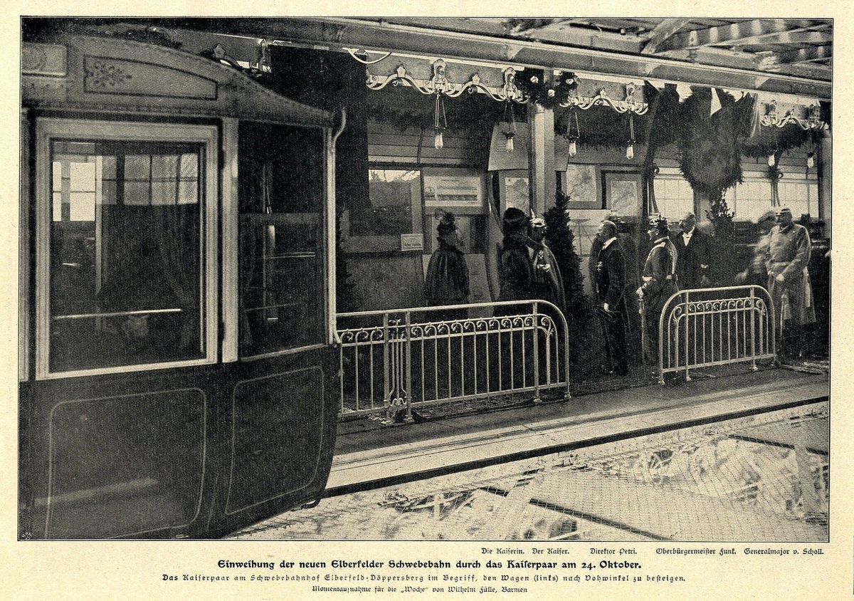 De opening van dit futuristische vervoer bleef niet onopgemerkt: al in 1900 maakte keizer Wilhelm II himself een ritje met de Schwebebahn. Het voertuig waarmee hij dit deed is bewaard gebleven: de inmiddels 120 jaar oude Kaiserwagen is te huur voor bijzondere gelegenheden.