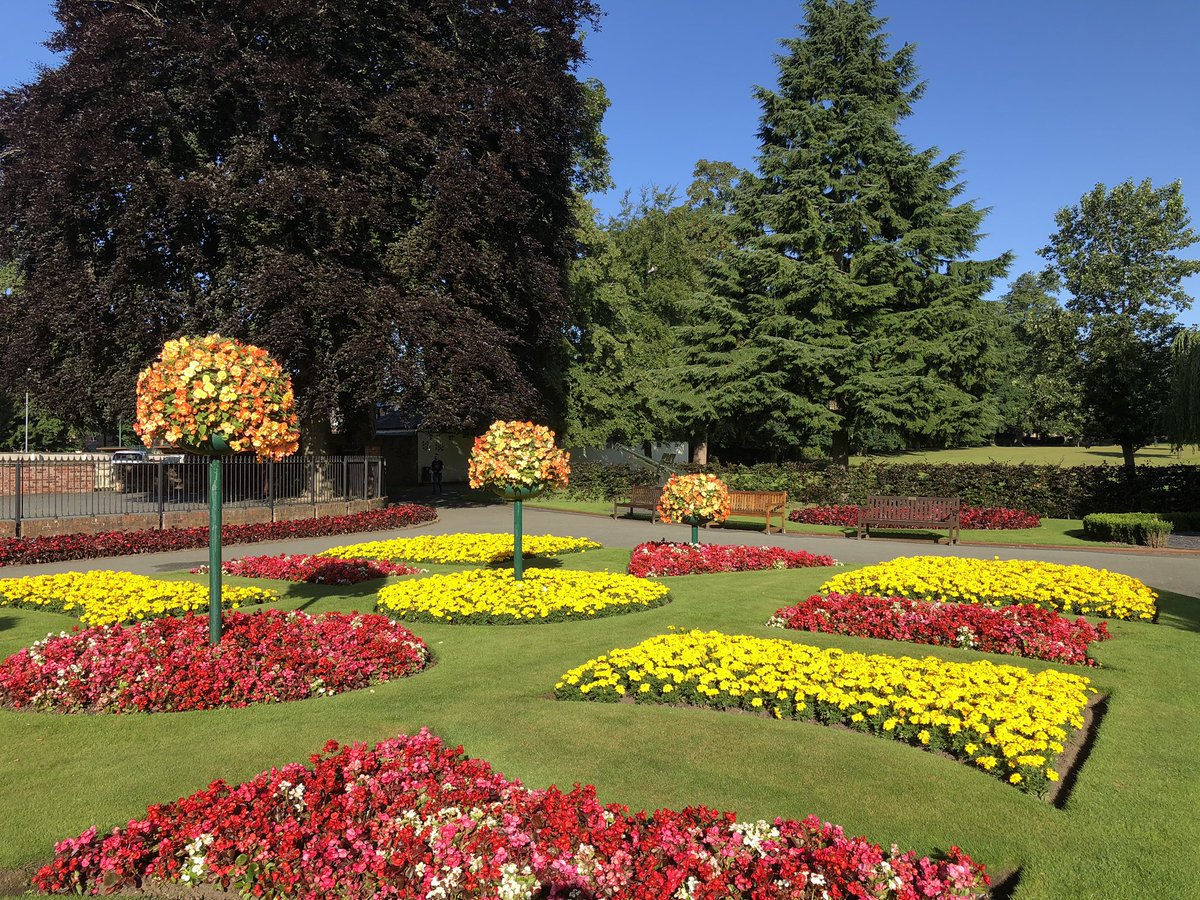 <a href="/Osparkevents/">Oswestry park events</a> Second that 👏 ... immaculate and dazzling #Amazing #Beautiful #Oswestry #LoveOswestry ... stunning park, lovingly tended #proudtobeoswestry