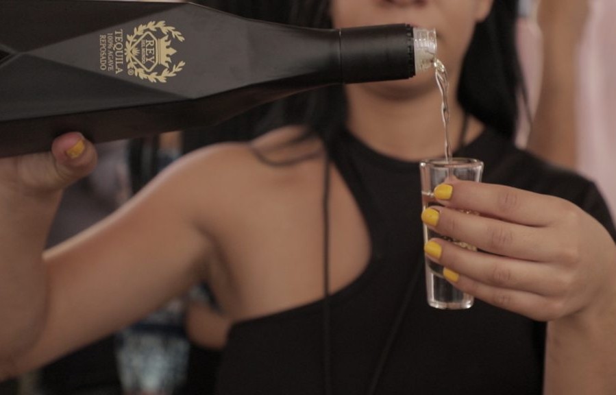 tequilaRDMAsia's tweet photo. 只有一个伟大的龙舌兰酒才应该被称为国王。
Only a great tequila deserves to be called a KING.
#Tequila #ReyDelMundo #世界之王 #龙舌兰酒 #特基拉
#México #墨西哥 #TrueSelection #墨华挚成 #贸易公司
*Publicado en #Wechat #微信, la red social china más popular.
https://t.co/VP1DR1r9Vm https://t.co/cqUbFNxw6w