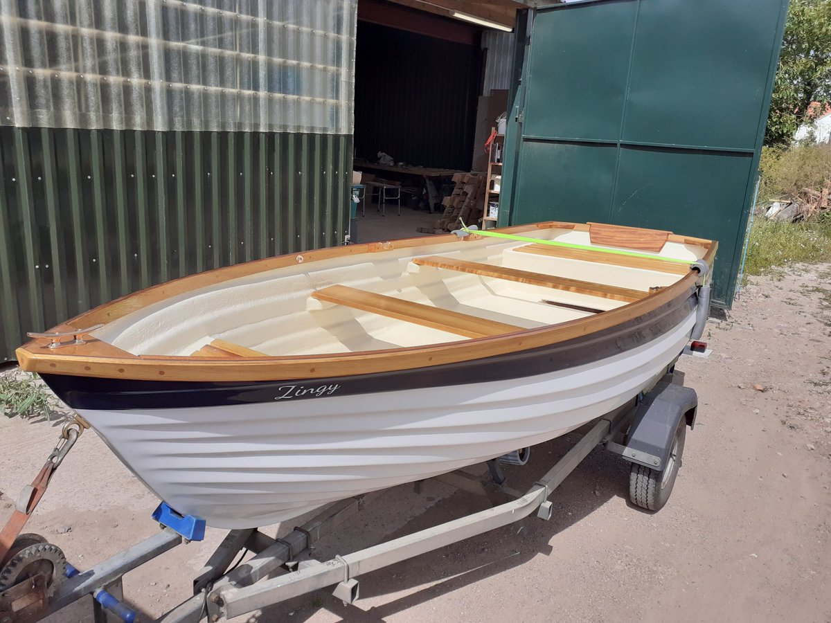 SedgemoorBoats's tweet photo. Photos showing this lovely SB380 loaded ready for delivery and delivered and launched at the Cotswold Water Park. Her new owners love her and she certainly looks good afloat in the sunshine. #rowingboatbuilder #anglingboatbuilder #troutboat #CotswoldWaterPark #SouthCernelakes https://t.co/V0eU4swNH7