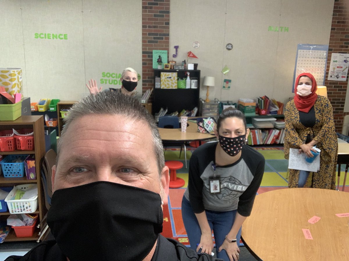 BrianMercerNKC's tweet photo. On behalf of myself &amp; our entire @NKCSchools Community PTA Council, I was happy to deliver @DonutKingKC donuts to the teachers &amp; staff at @Crestview_NKC this morning! Loved getting the chance to visit with everyone before students arrived! Thanks for welcoming me out! https://t.co/d6HQQUiJHE