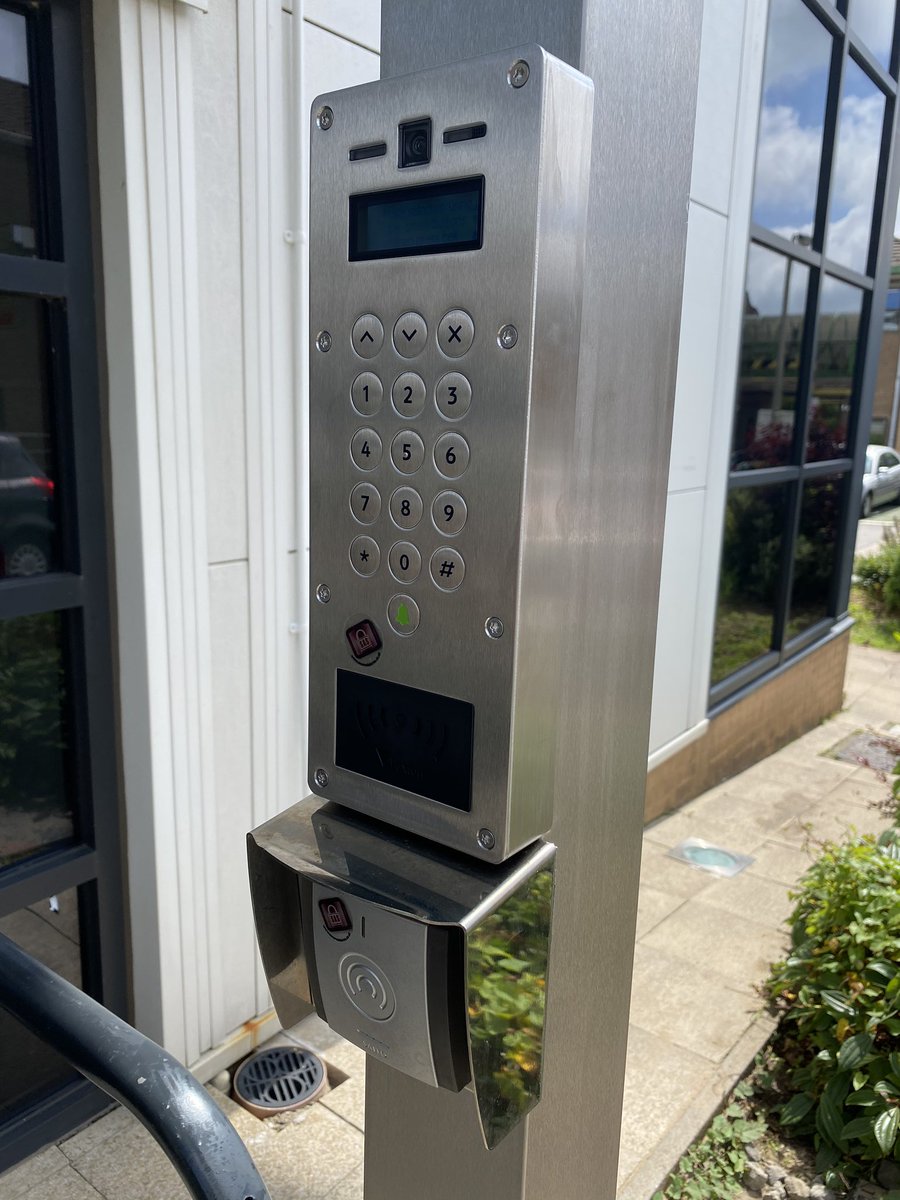 SecuredAlarmSys's tweet photo. A recent installation carried out by one of our engineers at Morriston Hospital for @SwanseabayNHS. Using @PaxtonAccess and @SaltoSystems #TeamSAS #Swansea https://t.co/LcX4fmeDn9