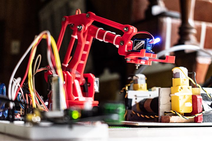 3dlinkme's tweet image. Construcción de brazo robotico impreso en 3D, para complementar el sistema de producción y control de la línea de producción dimensionada.  Proyecto realizado por @Tenizart 
#arduino #arduinocommunity #arduinocc #solidworks  #robotic #engineering