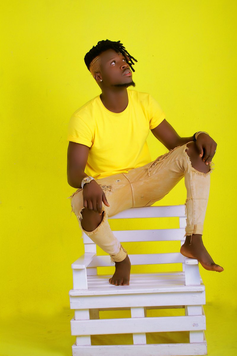 iceshaban's tweet photo. Olowa were you dey. Olowa u must bless me this year my name is @ice cutebenz I no baba u most bless me https://t.co/Q42IGAS9JH