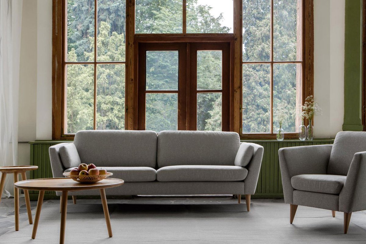 bysittingduck's tweet photo. Wandsworth is made to look like you want it to. The simple design invites you to explore colours, fabrics, feet and even different extensions for the backrest. No matter what you choose, it will always be as stylish as it is comfortable. And the high seat will allow for comfort. https://t.co/V4av80hEzi
