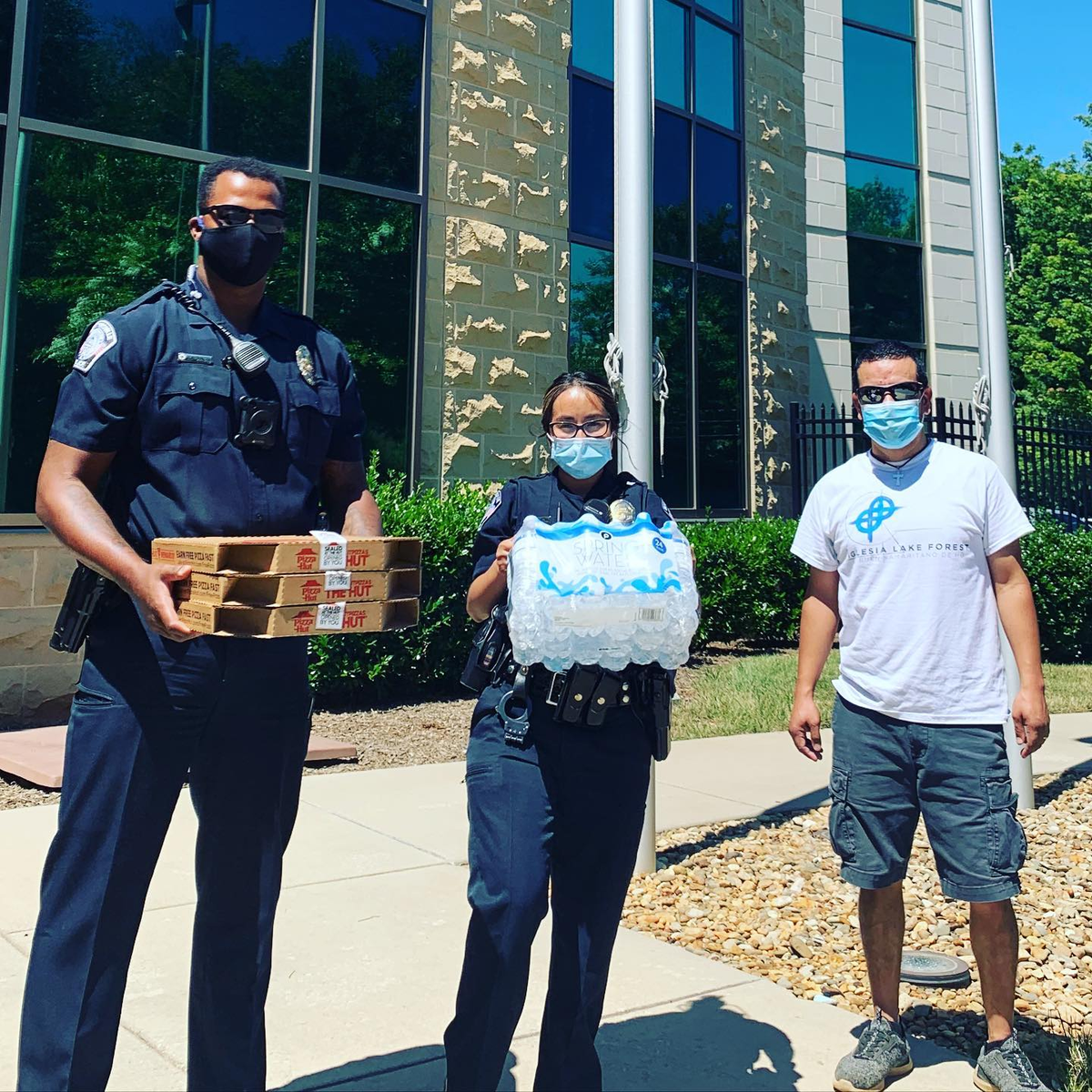 HuntersvillePD's tweet photo. Thank you, again, for dropping off food and snacks for our officers this week! We appreciate all the love and support the community has shown us! #FeelGoodFriday #CopPills #PowerRings #CarbLoading #Veggies_WhatAreThose #ThankYou #WeLoveOurCommunity #OneLove #HuntersvillePD https://t.co/SJyY95xpPj