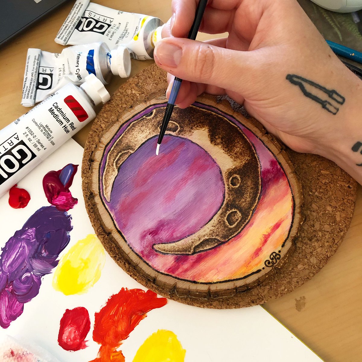 markit_with_a_b's tweet photo. #PaintingProcess on my #personalpiece here! 🌙 My FAVE brands for #acrylicpaint are @GoldenAcrylics and @Blick_Art (I love #Blicks #gesso too). 🎨 What’s your fave kind of paint?
.
⭐️ Stay tuned for the (kind of) surprise needle felting element. Reveal tomorrow! Guesses? https://t.co/HyS7iCiAav