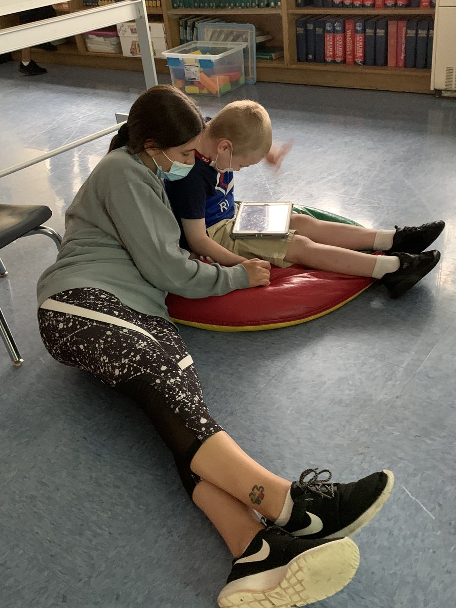 mskarfinkel's tweet photo. We took the coolest (virtual) field trip to the Phoenix Zoo today! We explored the animals that they have there with the help of our friend Blippi! 🦓🦒🐅 @MsOlsenBethpage https://t.co/1EJ3LDaCfQ